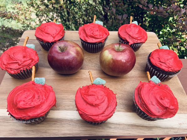 These Apple Cupcakes Will Get Your Kid To The Head Of The Class