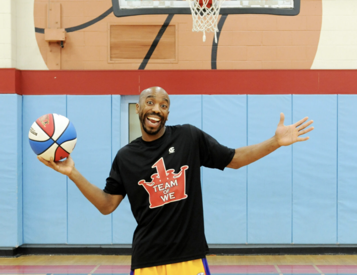 King Arthur of The Harlem Wizards Is A Wiz On The Basketball Court